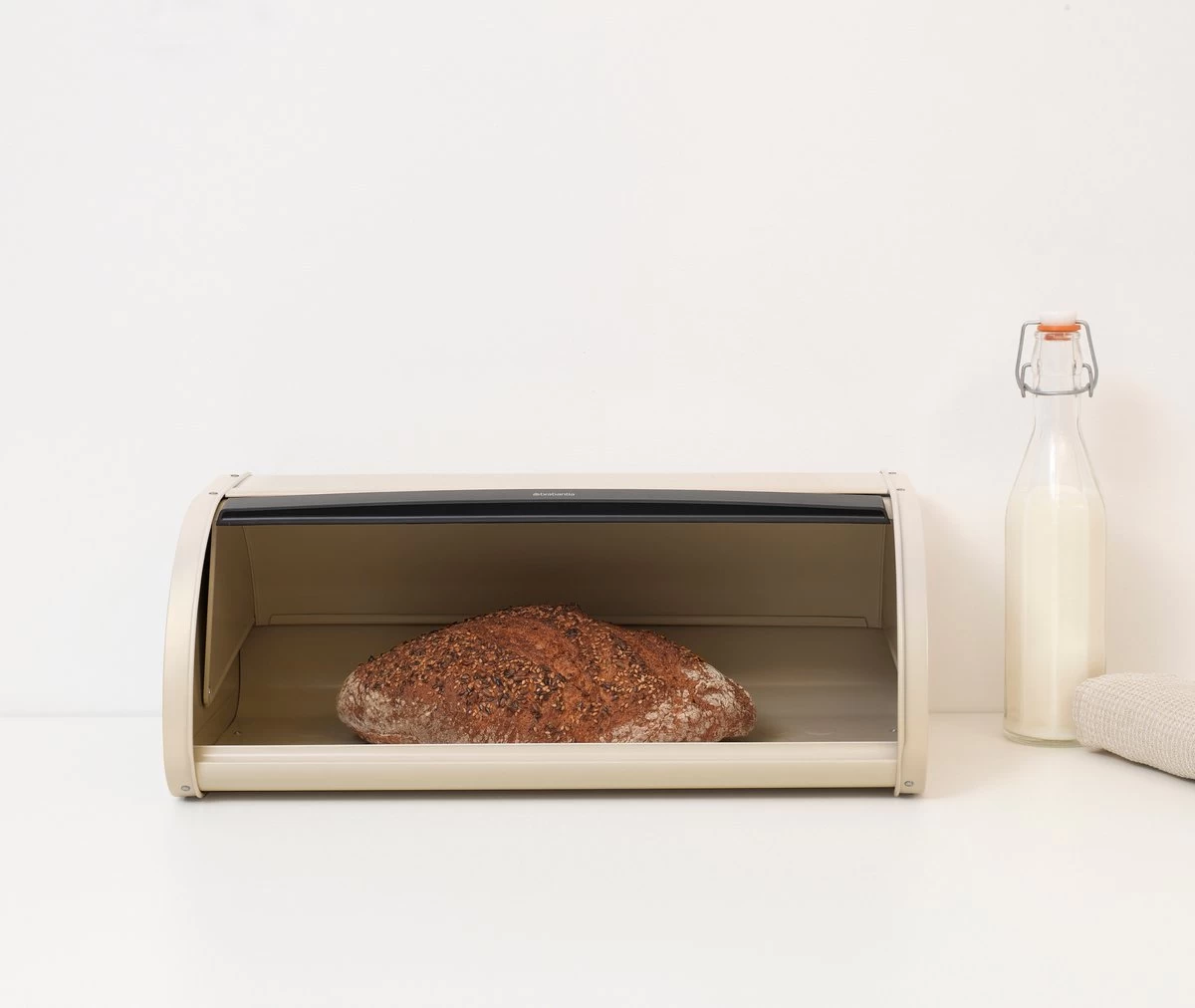 Brabantia Broodtrommel - Met Schuifdeksel - Soft Beige 6 Brabantia Broodtrommel - Met Schuifdeksel - Soft Beige - Afbeelding 6