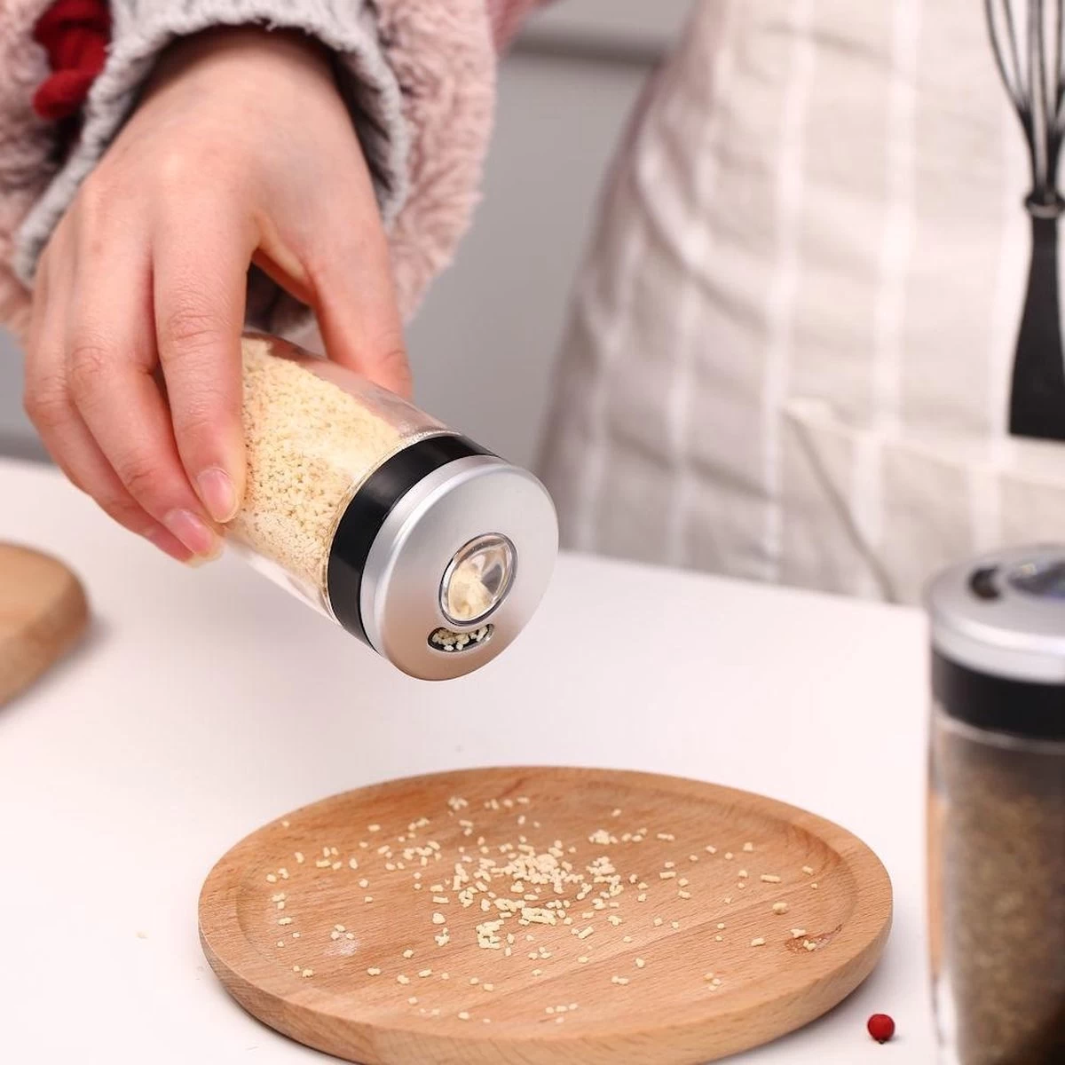 Merkloos Decopatent® Kruidenrek Incl. 16 Glazen Kruiden Potjes - Rvs Strooideksel - Staand Kruiden & Specerijen Rek - Kruidenpotjes Glas 3 Merkloos Decopatent® Kruidenrek Incl. 16 Glazen Kruiden Potjes - Rvs Strooideksel - Staand Kruiden & Specerijen Rek - Kruidenpotjes Glas - Afbeelding 3