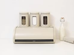 Brabantia Broodtrommel - Met Schuifdeksel - Soft Beige 18 Brabantia Broodtrommel - Met Schuifdeksel - Soft Beige -Voedselopslag Winkel 1200x900 20
